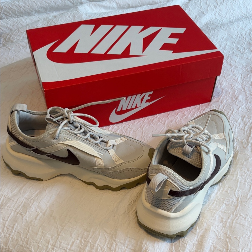 Women Nike Cream and Maroon Sneakers